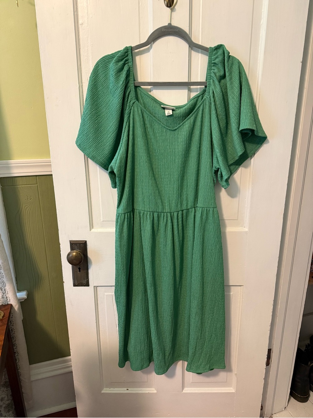 Ava & Viv Emerald Green Textured Midi Dress with Puff Sleeves